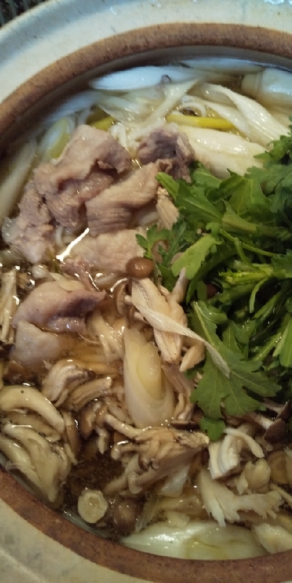 豚バラ肉ときのこのうどんすき鍋