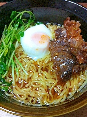 インスタントラーメンで牛肉麺