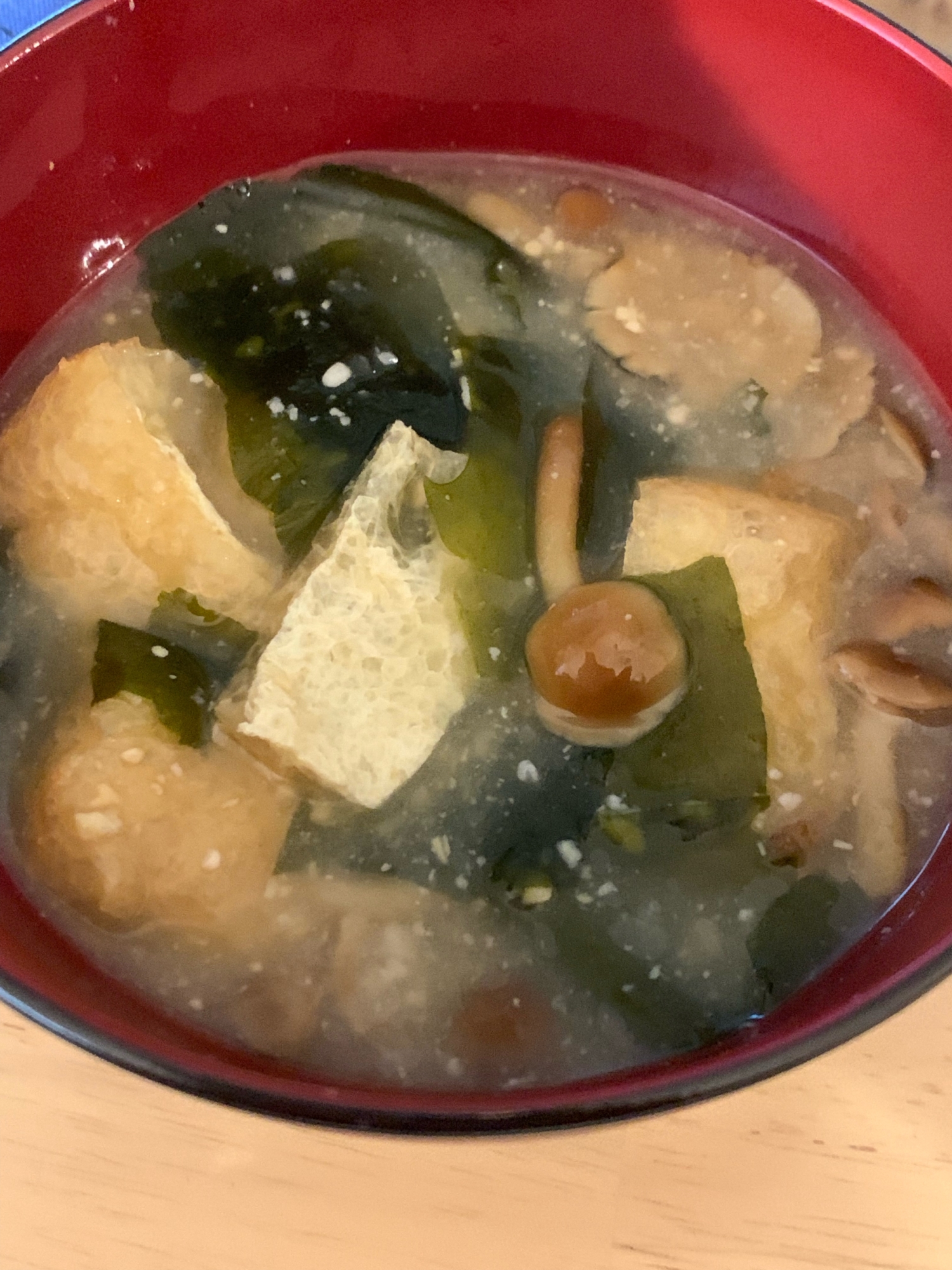 なめこと油揚げの味噌汁