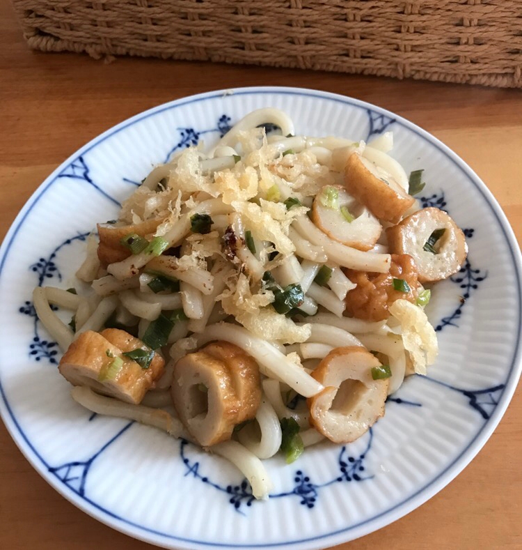 ゴボウ天と天かすのポン酢焼きうどん