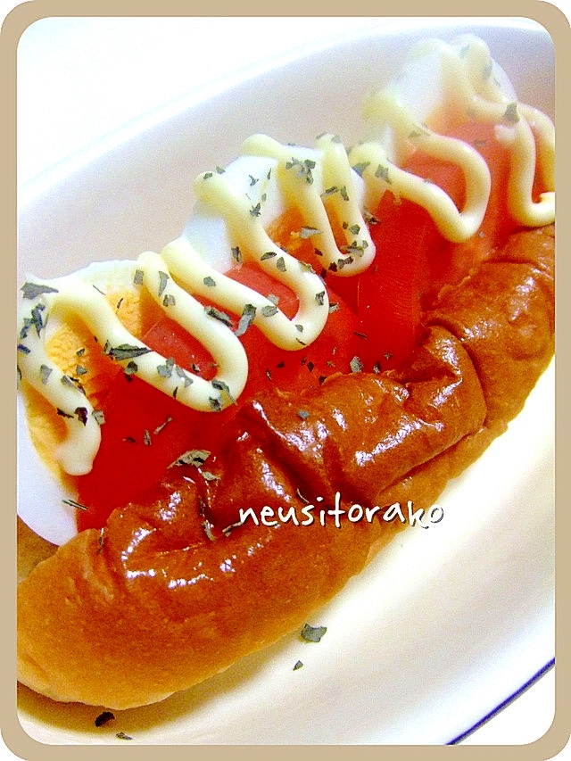 トマトとゆでたまごのパン