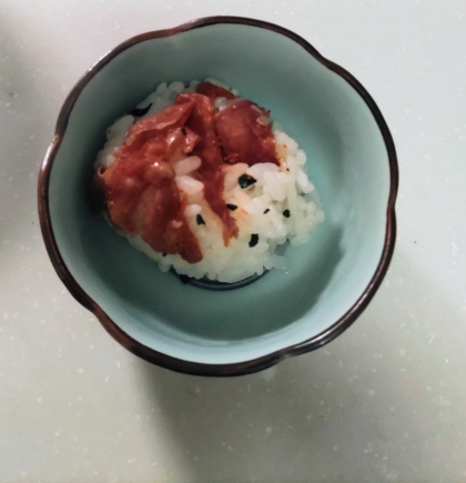 わかめとハムのおにぎりꔛꕤ