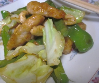 鶏むね肉とキャベツとピーマンの炒め物