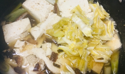 湯豆腐、寒い時に温まってすごく美味しかったです(*´▽｀)ﾉﾉ冷蔵庫に自作の発酵キャベツがあり入れました。家にあるもので助かりました<(_ _)>♥