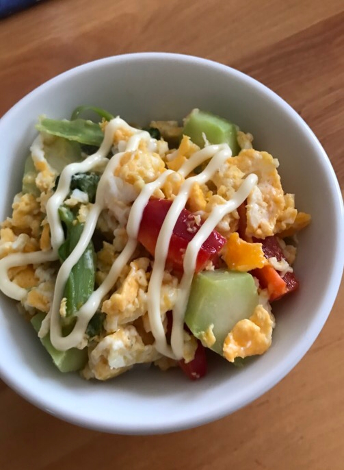 ブロッコリーとパプリカの卵炒めマヨ丼 レシピ 作り方 By ボンド子 楽天レシピ