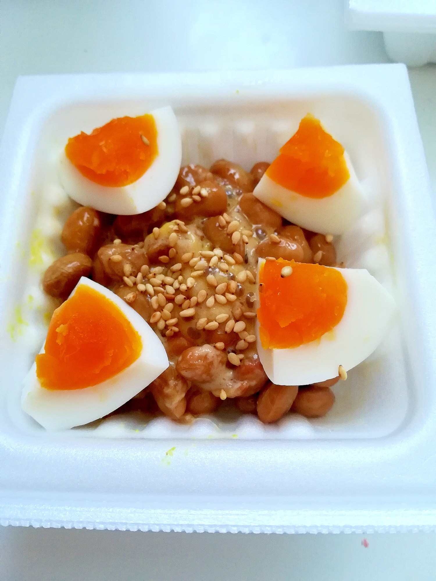ズボラレシピ☆ゆで卵入り納豆☆ごま風味