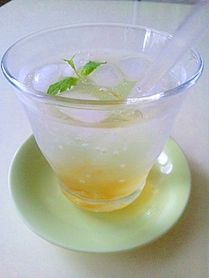 柚子マーマソーダ 2層でお洒落に涼しげ夏ドリンク レシピ 作り方 By Canon 楽天レシピ 柚子マーマソーダ 2層でお洒落に涼しげ夏ドリンク レシピ 作り方 By Canon 楽天レシピ