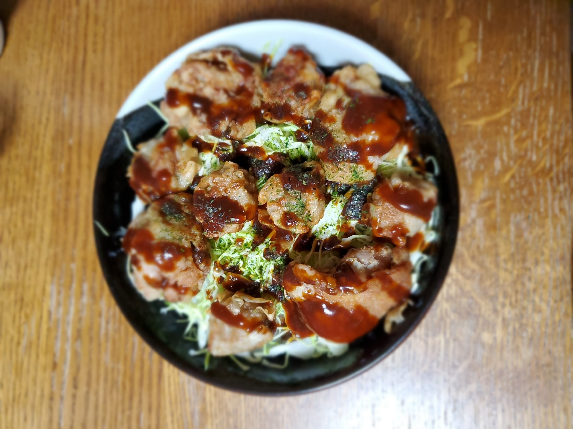 唐揚げと揚げ焼売のキャベツ丼