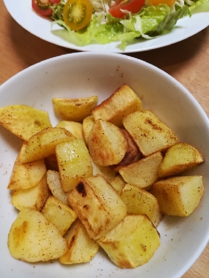 二度揚げの手間がホクホクカリッと美味しくさせるんですね！時間のあるときは二度揚げするようにします！サラダスパイスで食べました。