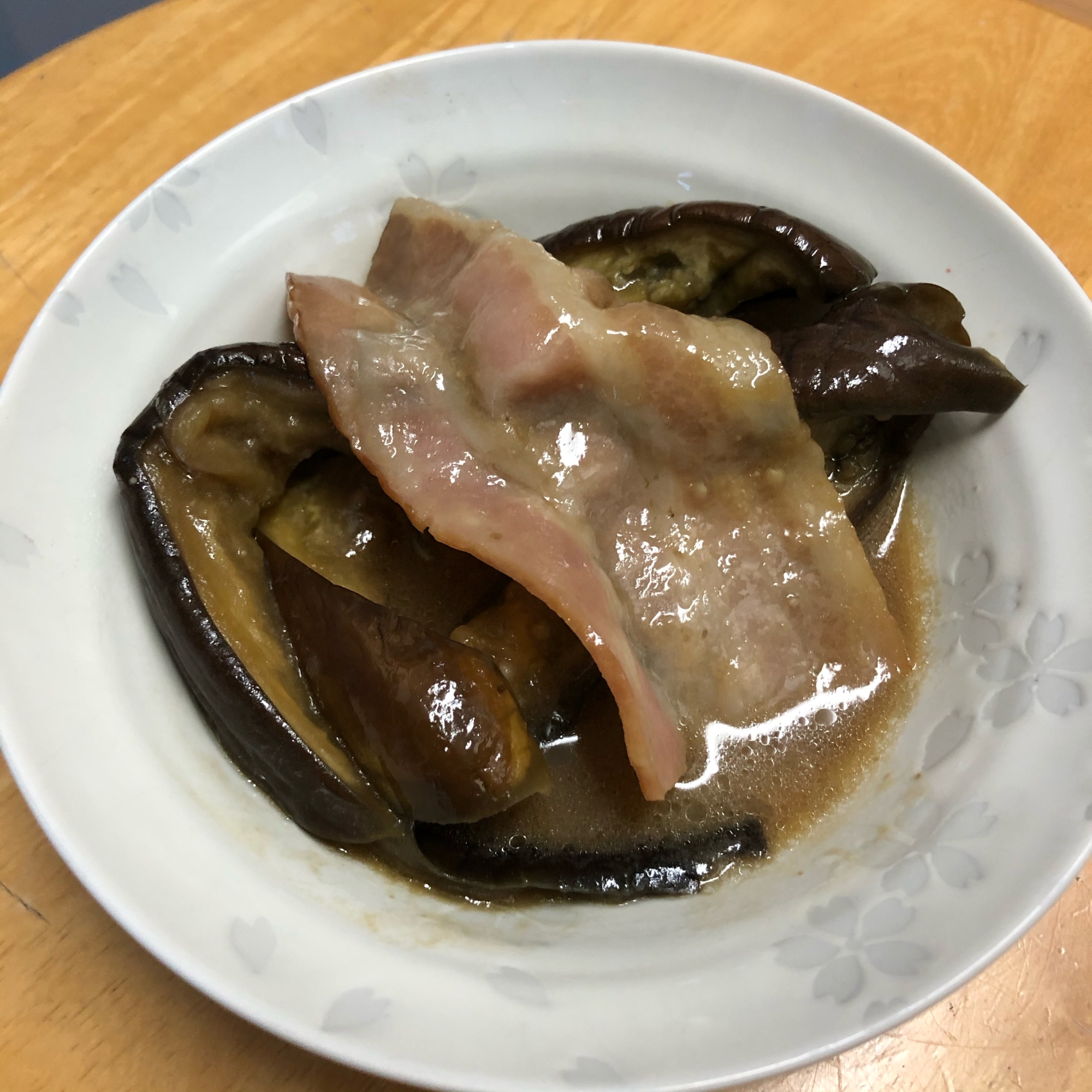 ナスとベーコンの煮物