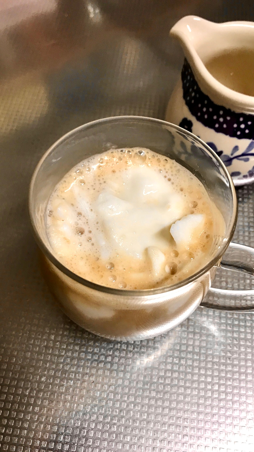 牛乳氷入りコーヒー