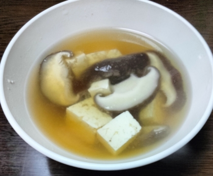 豆腐 椎茸の味噌汁