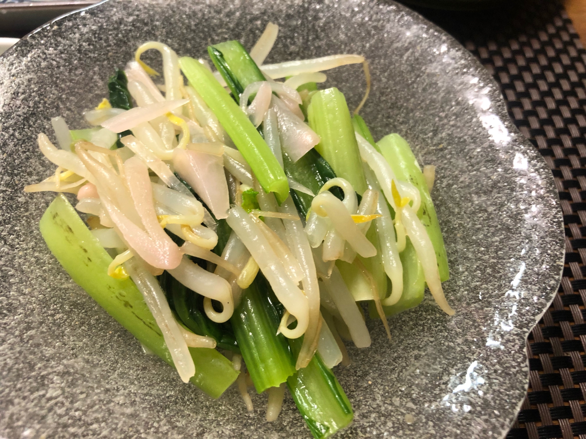 小松菜ともやしの新生姜と胡麻油和え