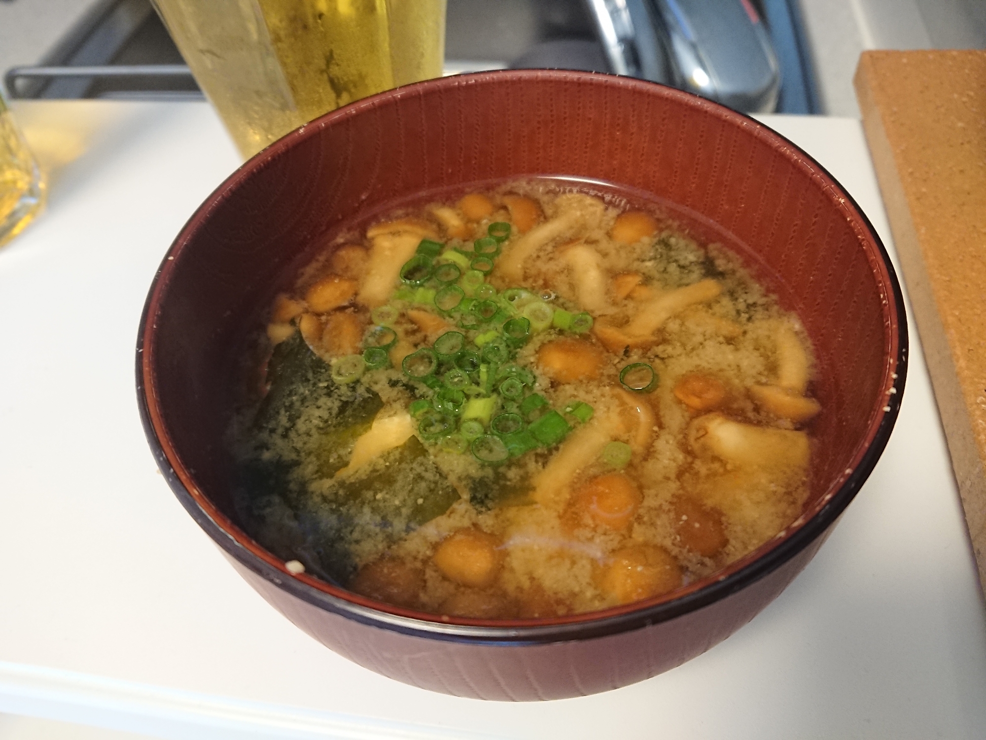 なめこと豆腐の味噌汁