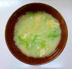白菜と溶き卵の味噌汁