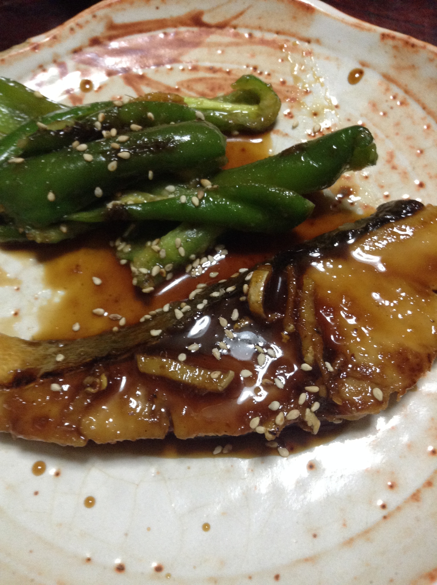 ワラサとピーマンのしっとり照り焼き レシピ 作り方 By とりあえず乾杯 楽天レシピ ワラサとピーマンのしっとり照り焼き レシピ 作り方 By とりあえず乾杯 楽天レシピ