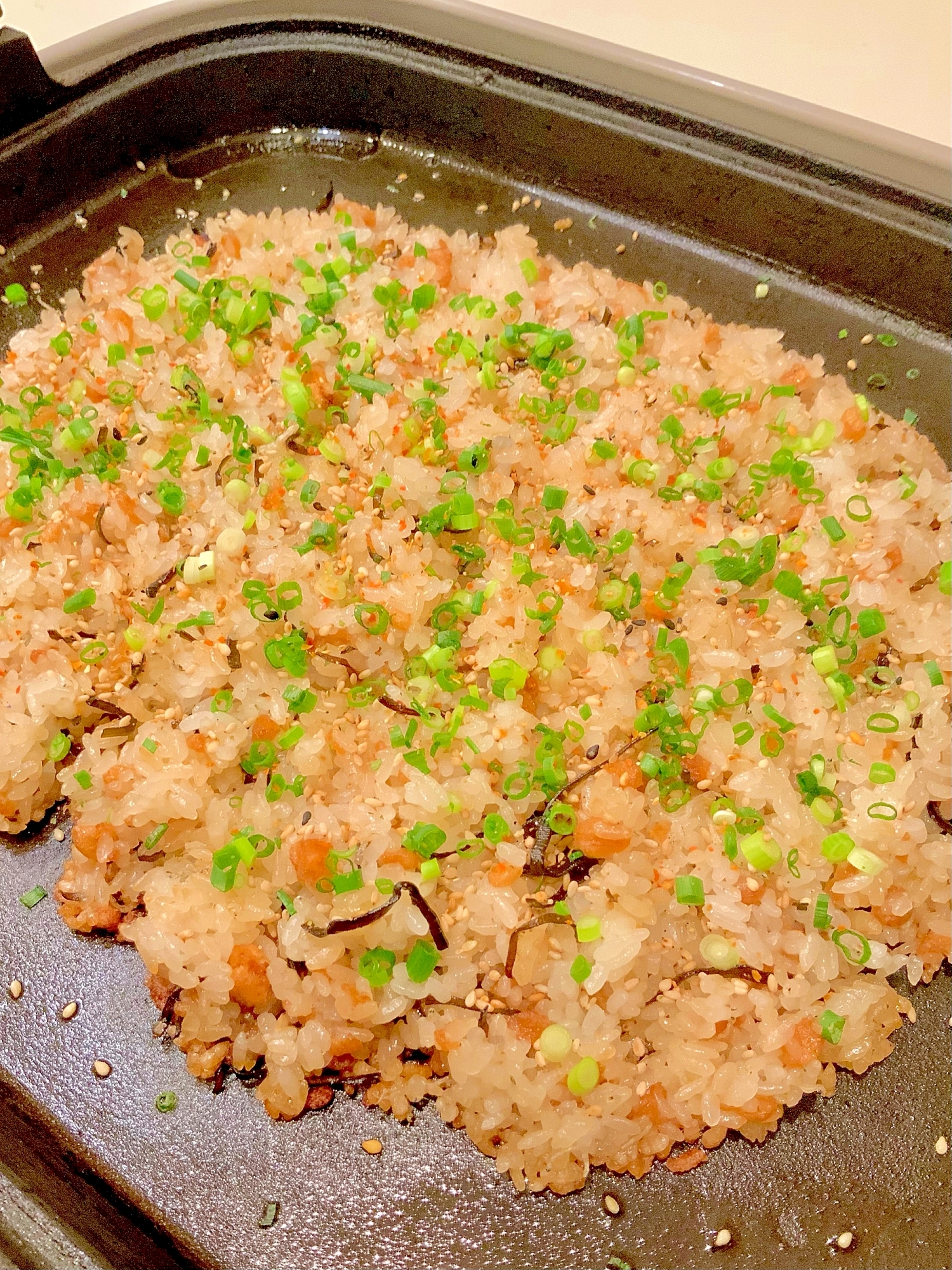 ホットプレートで簡単！！悪魔の焼き飯