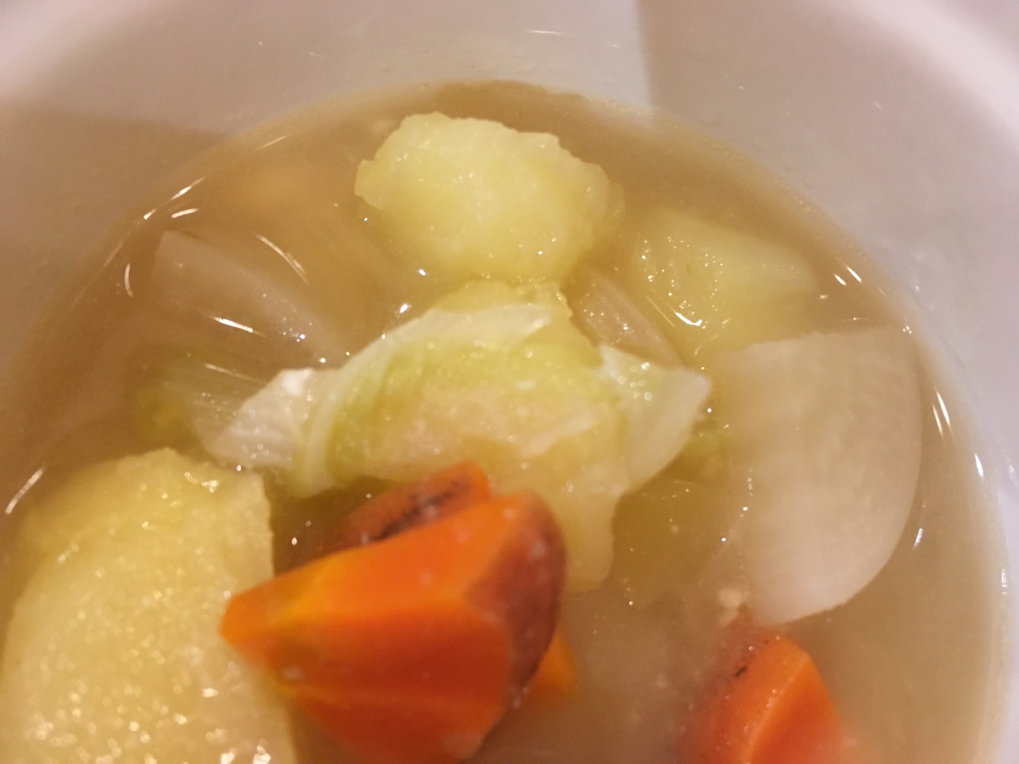 野菜たっぷりコンソメ味噌スープ