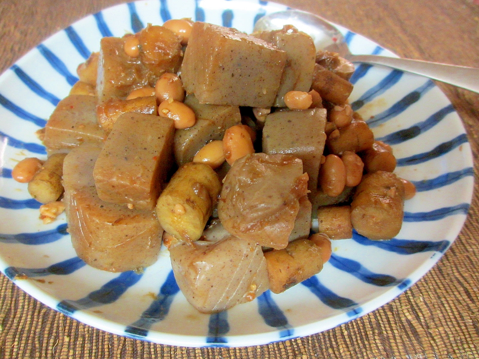 こんにゃく ごぼう 大豆のピリ辛おかか煮 レシピ 作り方 By Mococo05 楽天レシピ こんにゃく ごぼう 大豆のピリ辛おかか煮 レシピ 作り方 By Mococo05 楽天レシピ