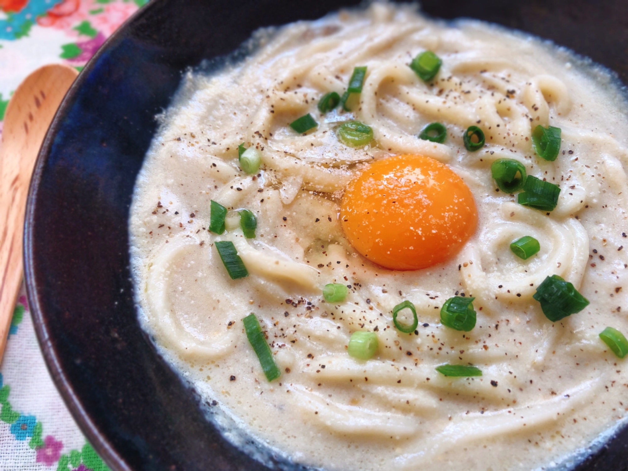 レンジで簡単！万能きのこソースクリームうどん