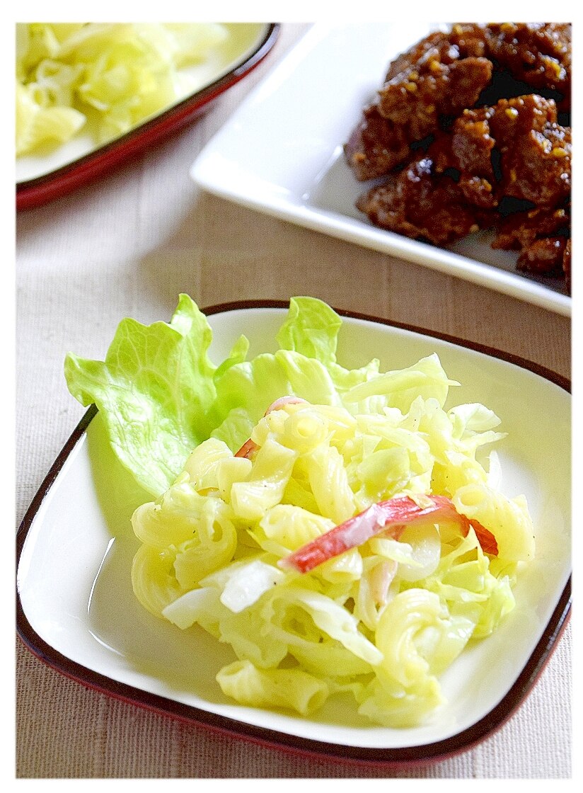 コーンとズッキーニの温かいパスタサラダのレシピ