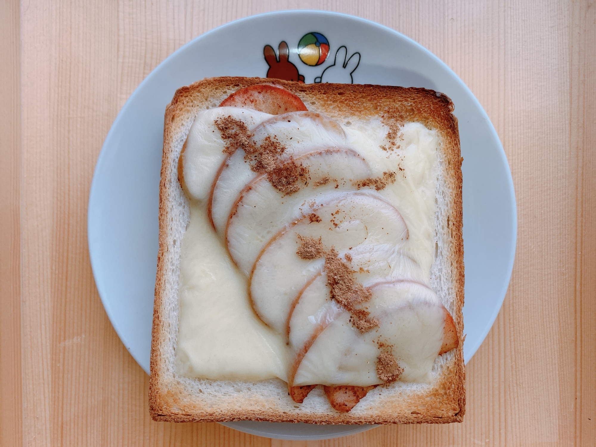 【秋のトースト】焼きりんごとチーズ