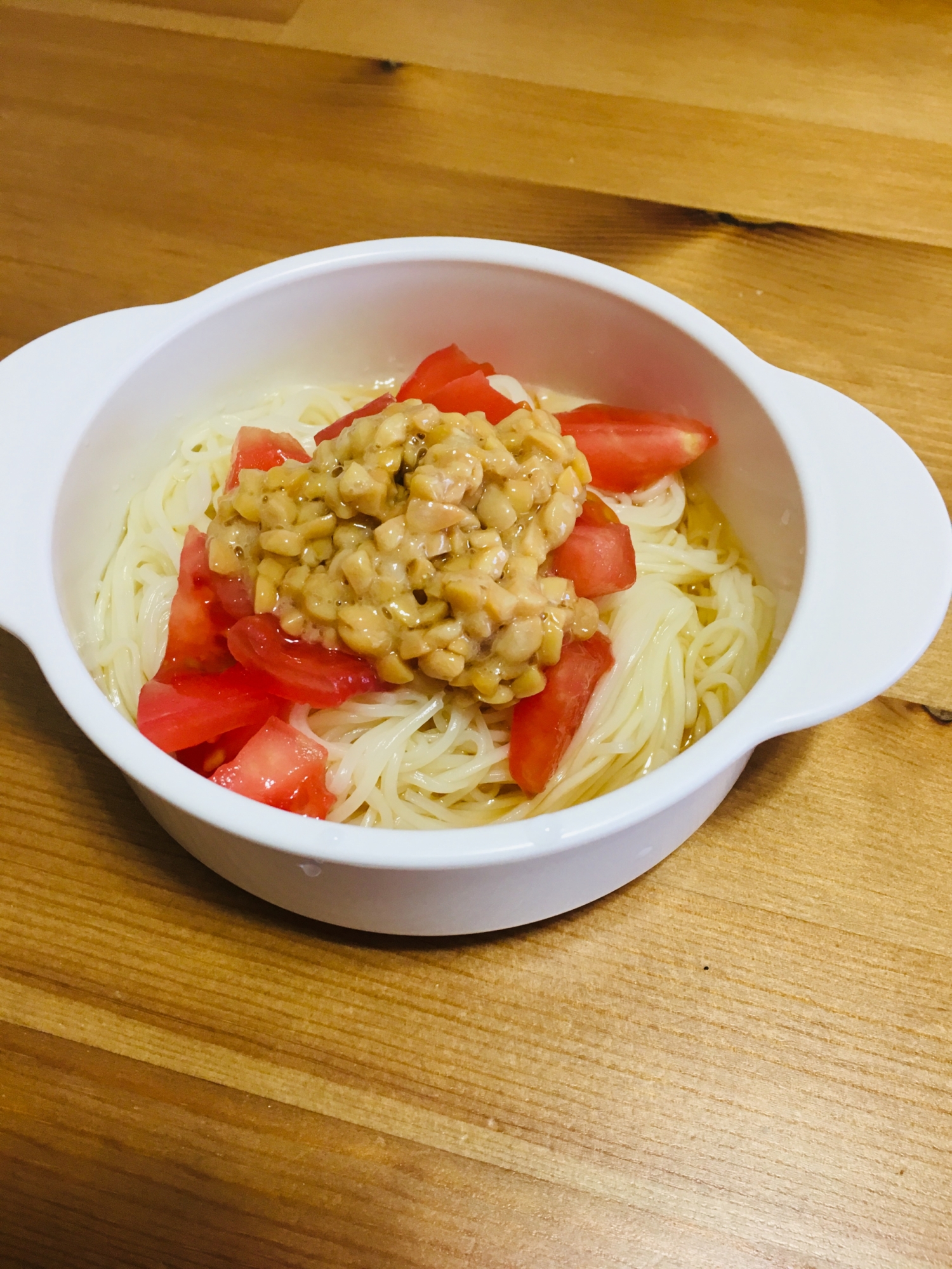 ２歳のお昼ご飯☆納豆とトマトのそうめん