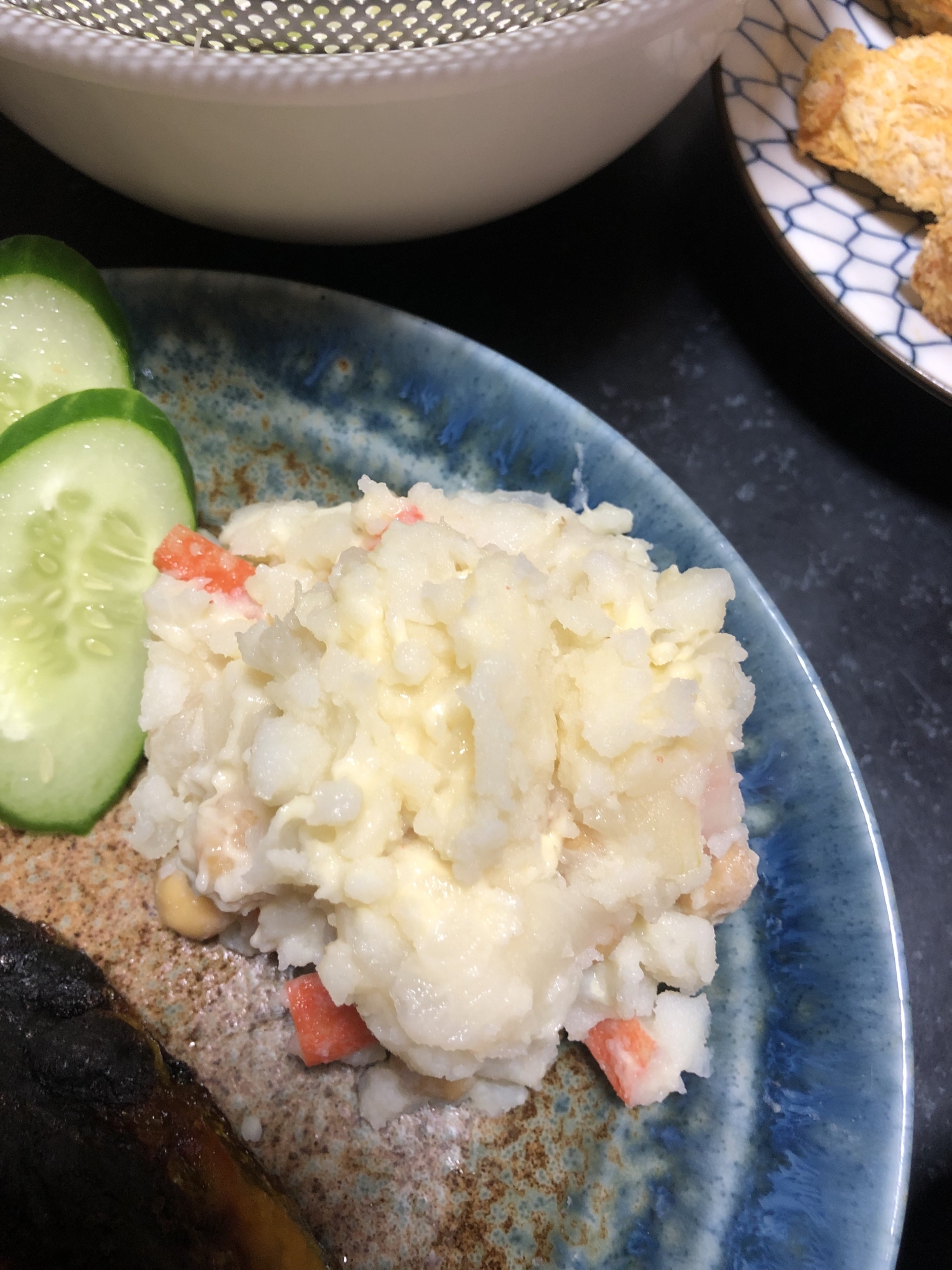 シンプルな美味しさ☆ひよこ豆とカニカマのポテサラ