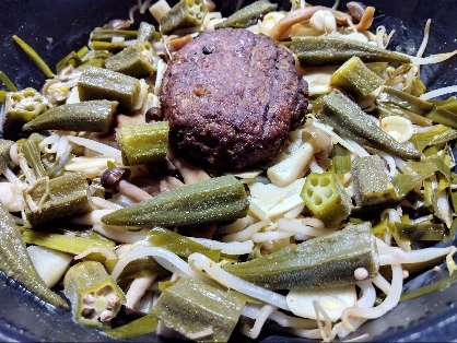 王道のハンバーグ　肉汁たっぷりジューシーハンバーグ
