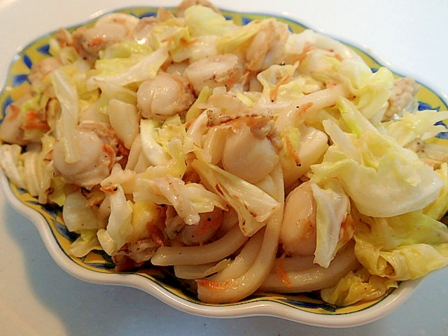 春キャベツとベビー帆立と花えびの焼きうどん♬