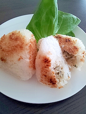 大葉味噌入り カリカリ美味しい焼おにぎり レシピ 作り方 By カムトフニャンフニャン 楽天レシピ
