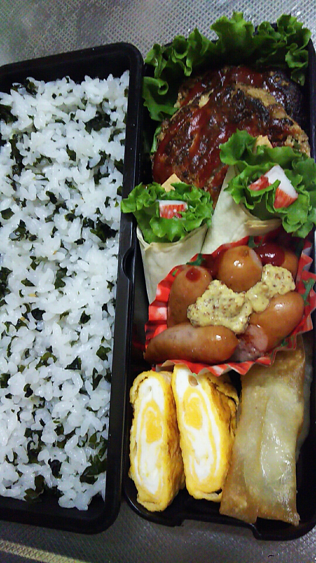 男子弁当in豆腐ハンバーグとカップサラダ
