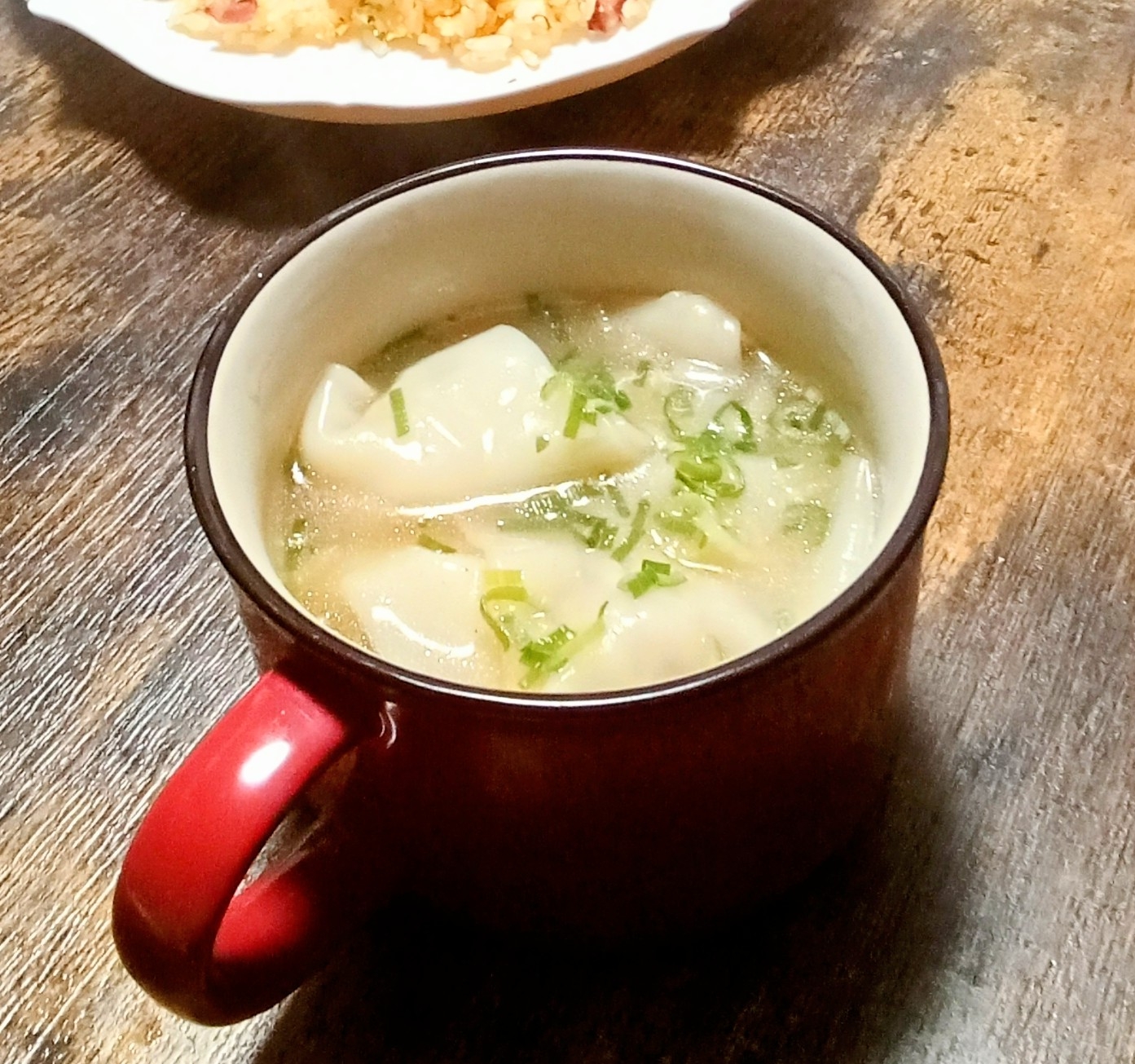 残った餃子の皮Deワンタンスープ!