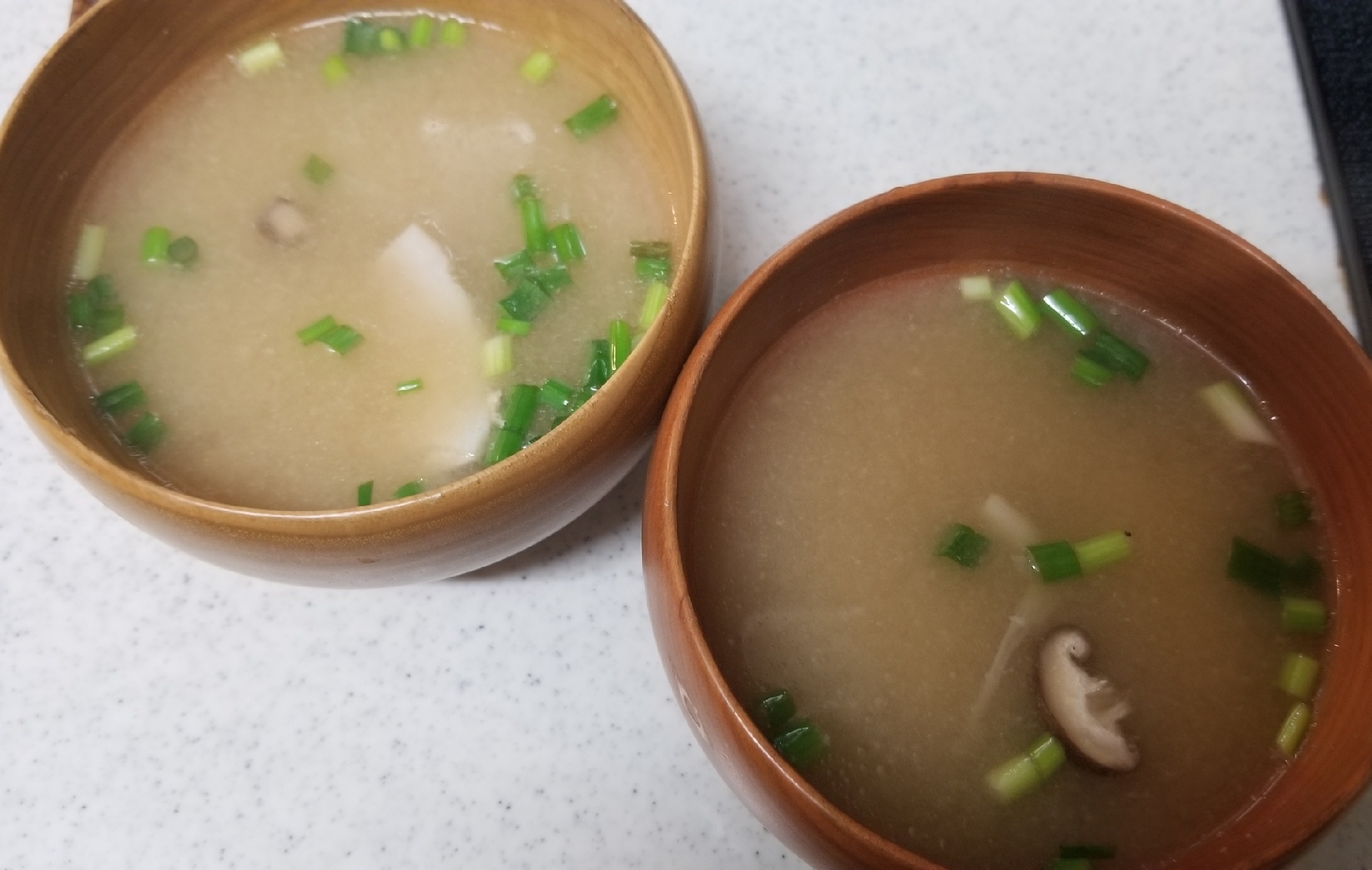 調味料は味噌だけ！小葱、椎茸、えのき、生姜の豚汁