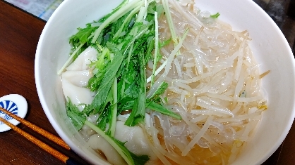 夜食に！フォーと水餃子のスープ