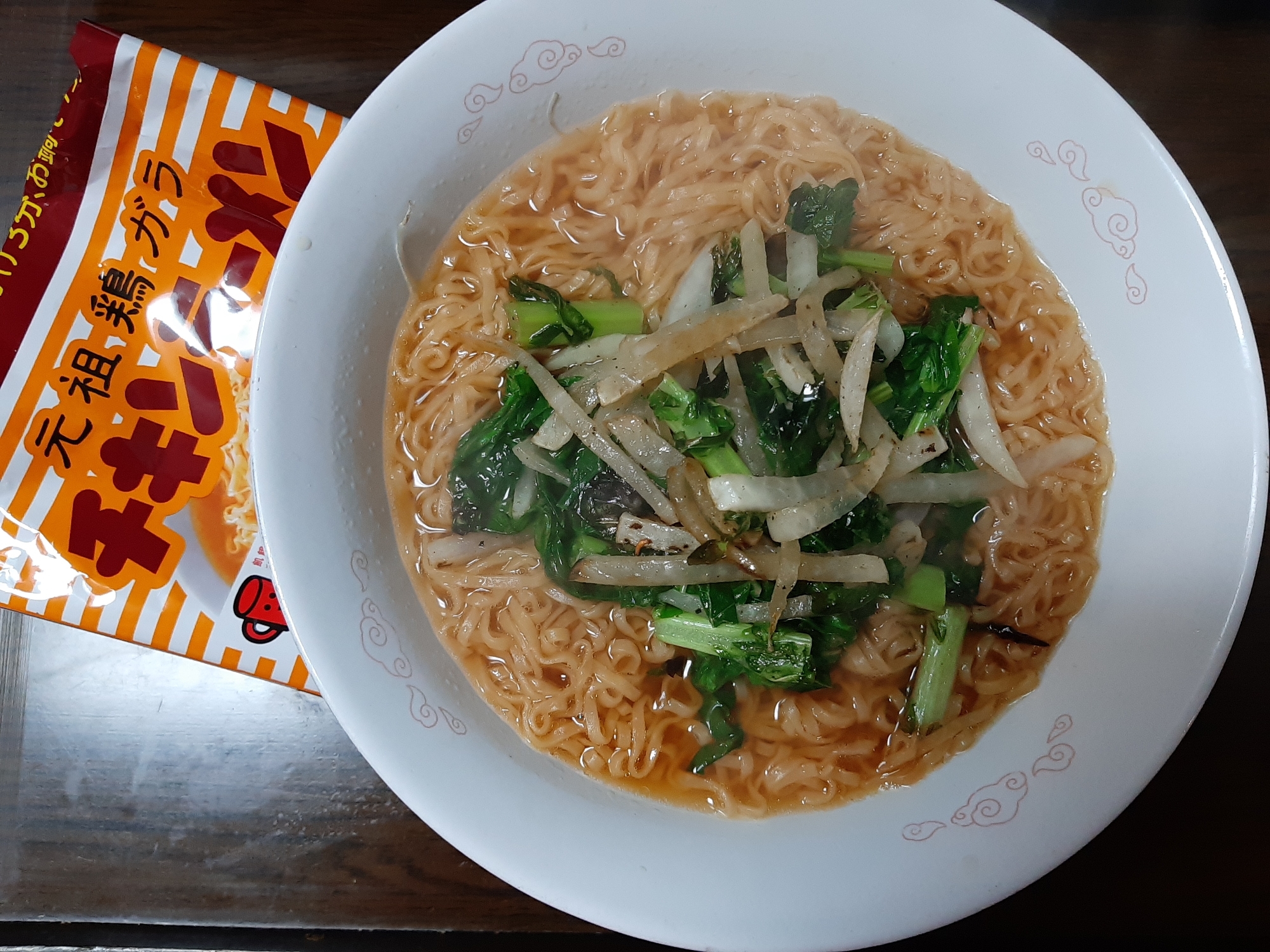 チキンラーメンの大根&大根葉炒めのせ