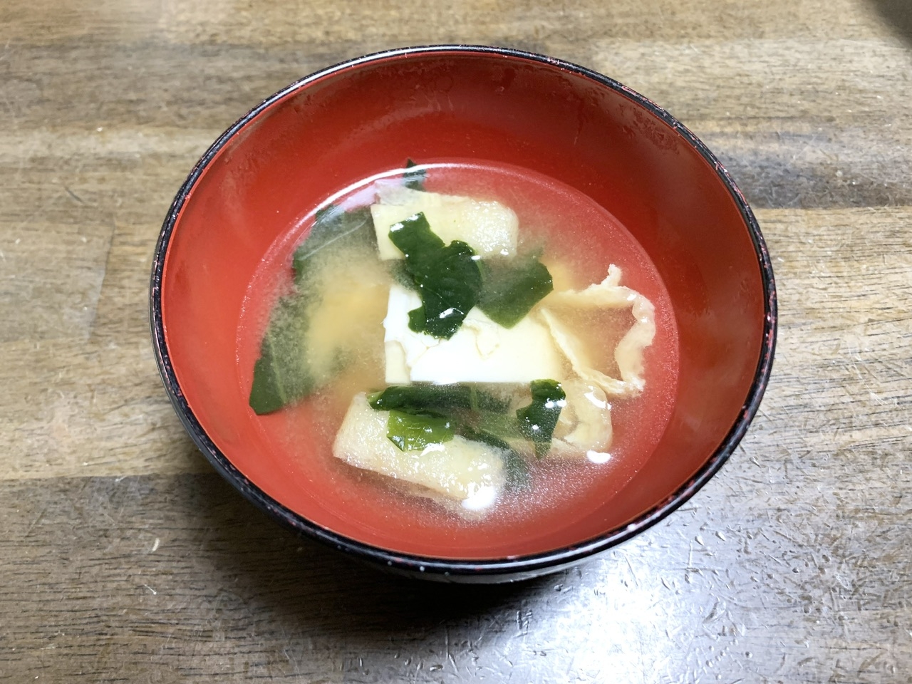 味噌汁レシピ　豆腐とほうれん草と油揚げの味噌汁