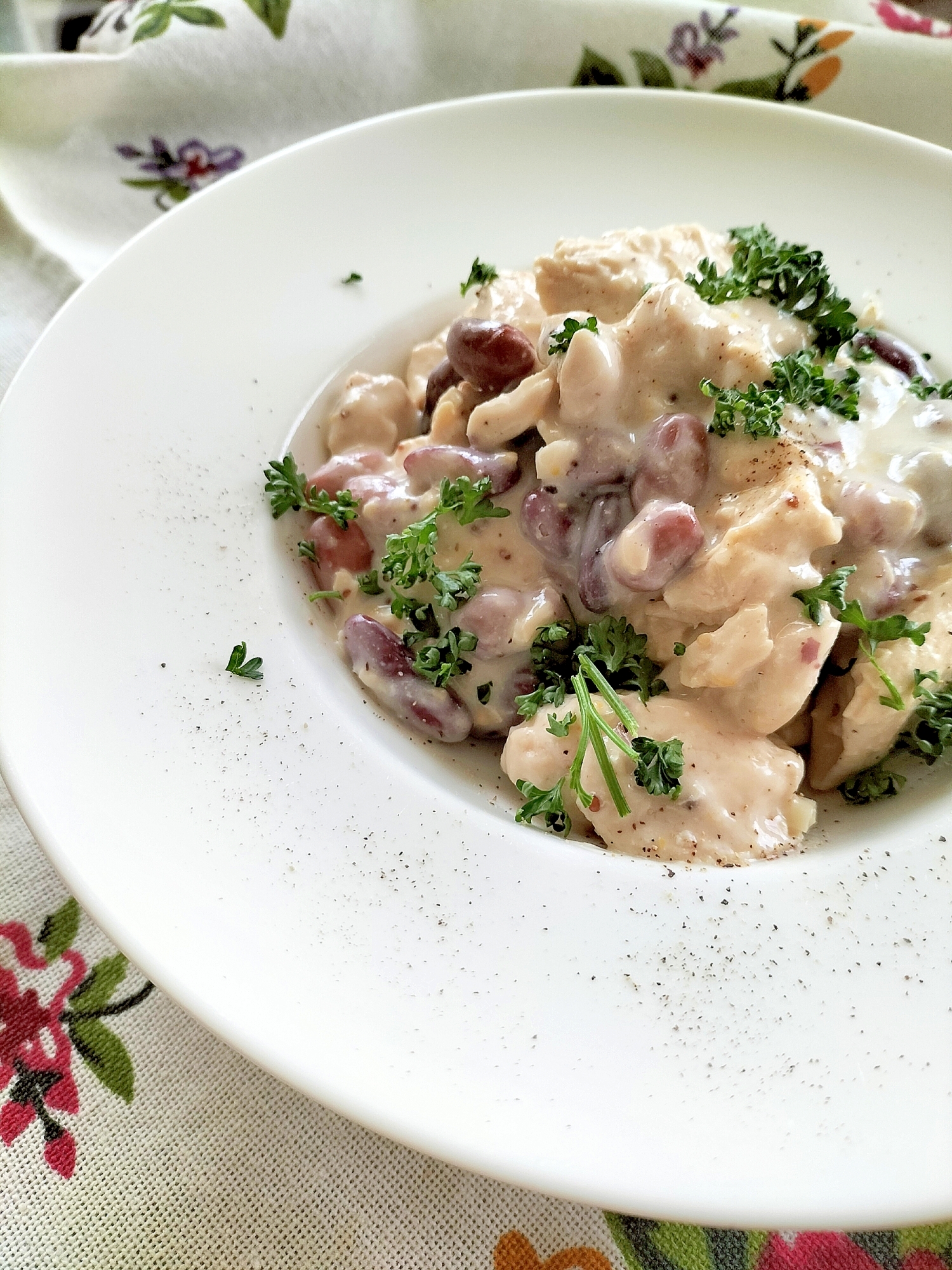 チキンとMIXビーンズの粒マスクリームソテー風♪