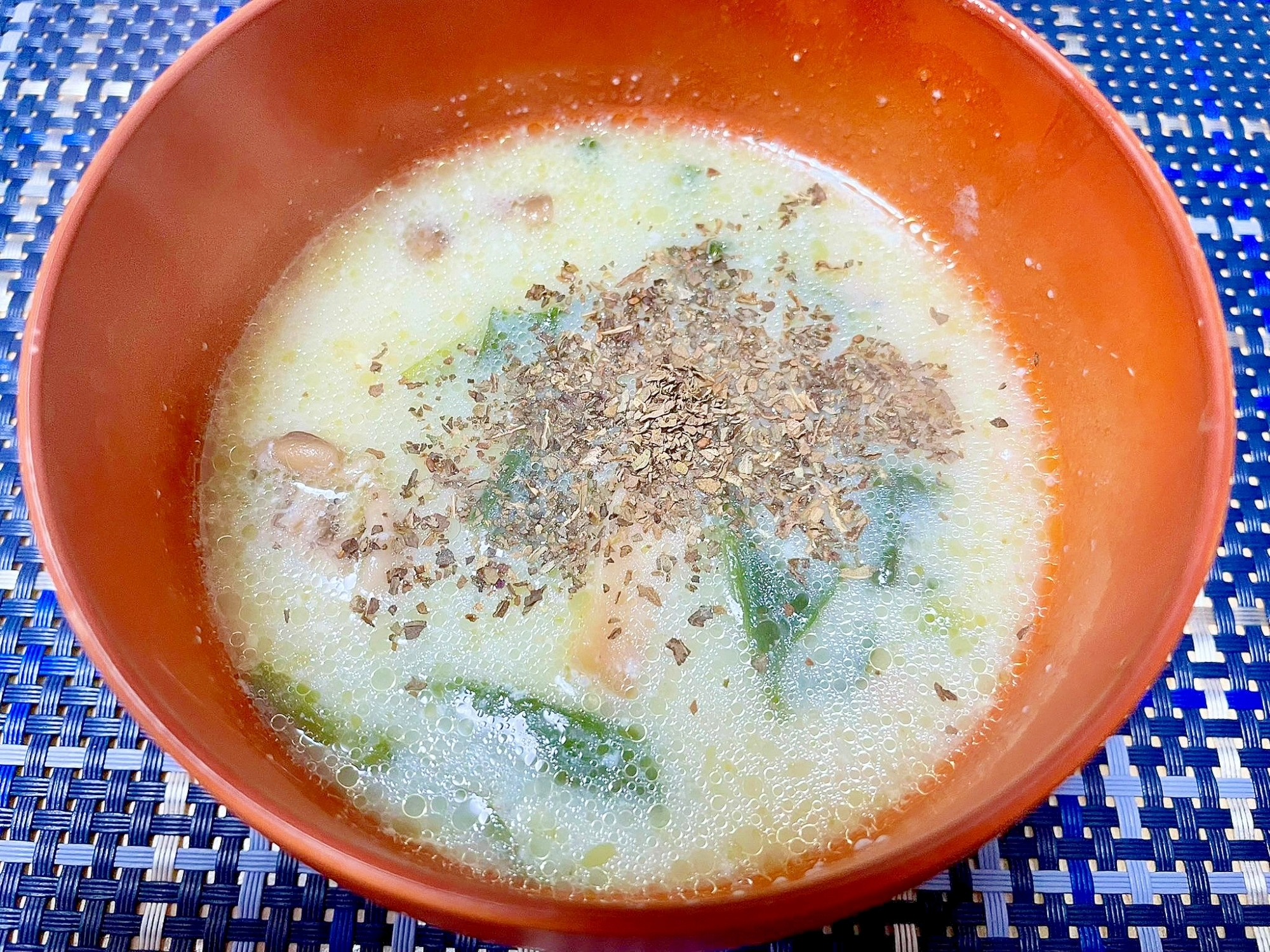 鍋だけの簡単調理！豆乳スープ