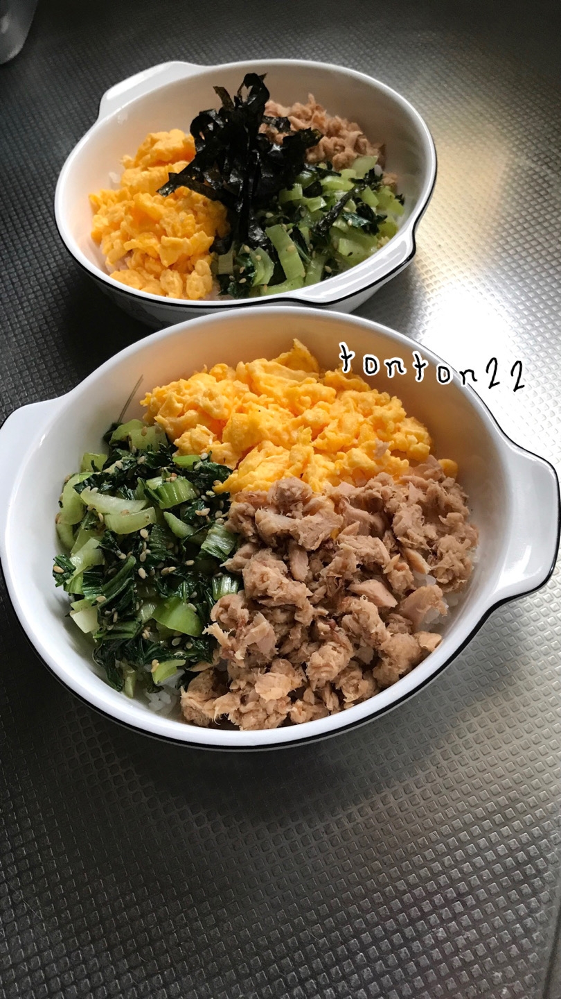 ツナ缶と卵とチンゲン菜の酢飯の三色丼☆