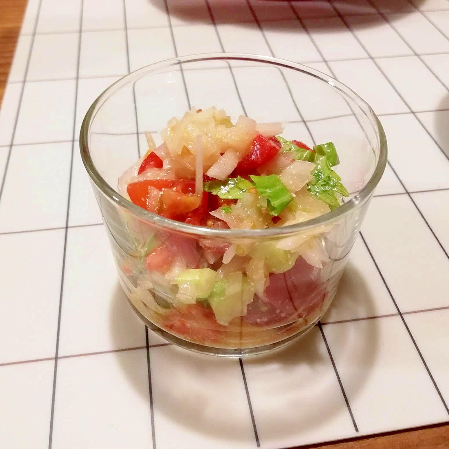 セロリとトマトのチョップドサラダ