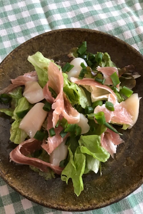 ホタテと生ハムのサラダ