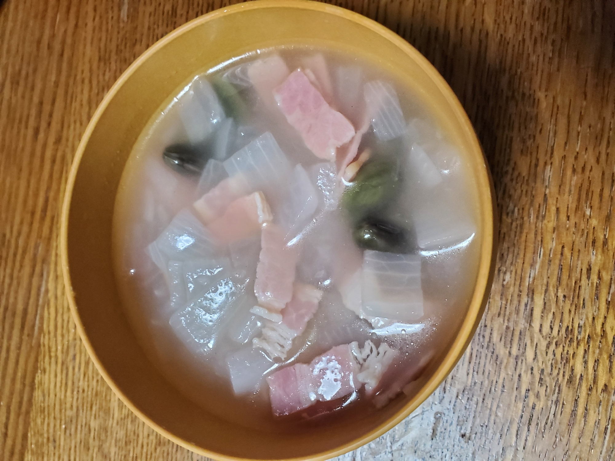 玉ねぎと黒豆のベーコンスープ