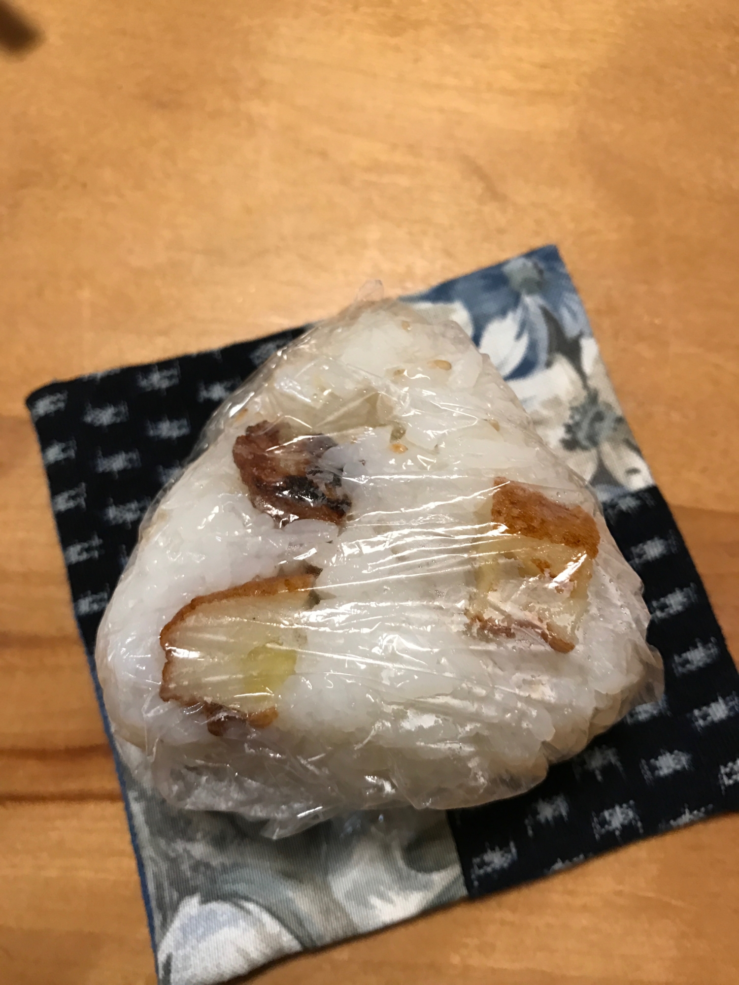 さつま揚げのレモン風味おむすび