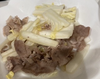 白菜と豚肉、竹輪の甘辛炒め