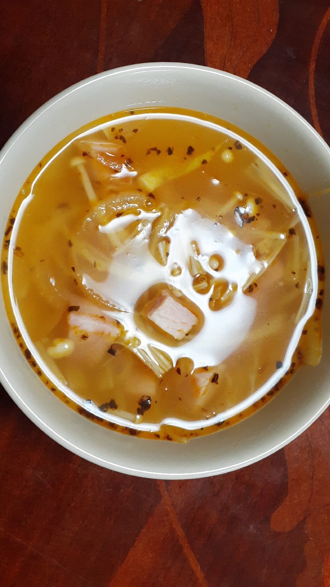 ベーコンブロックとえのき入りバジル風味スープ