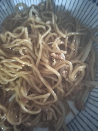 ビールがススム！豚ひき肉の焼きそば