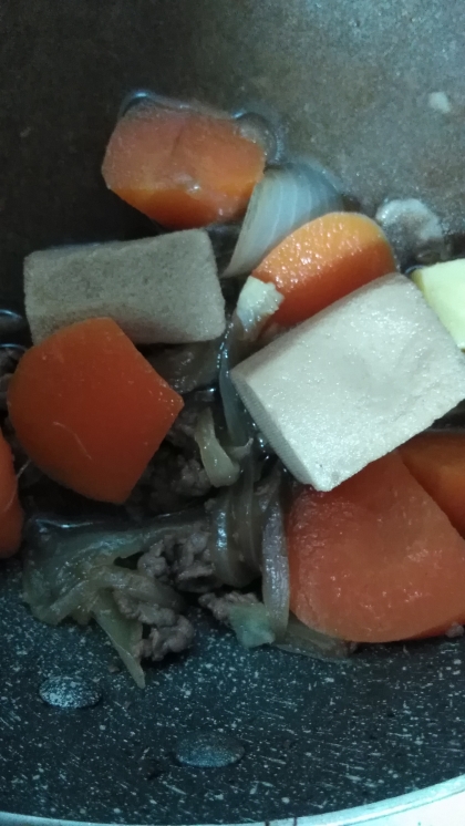 絶対またリピします!美味しかったです＼(^o^)／冷蔵庫に具材が少なくボリュームを持たせるため高野豆腐も入れてみました汗味がしみしみでまた美味しかったです。