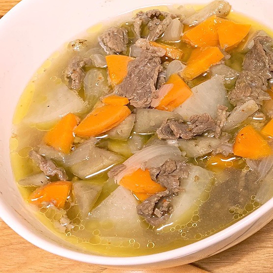 牛肉と根菜のスープ