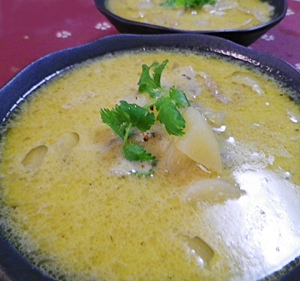 チキンココナッツグリーンカレースープ